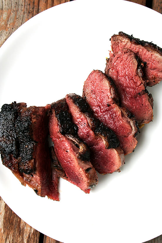 This Sally Schneider recipe for seared duck breasts with port wine reduction is a good one to have in your repertoire — it's simple yet it's bistro quality. This is a perfect dish for a date night at home. // www.simonrockett.com 一盘烤野鸭的乳房。