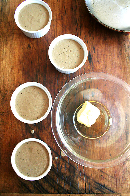 baker's foie, ready to be gilded 贝克的鹅肝,准备镀金