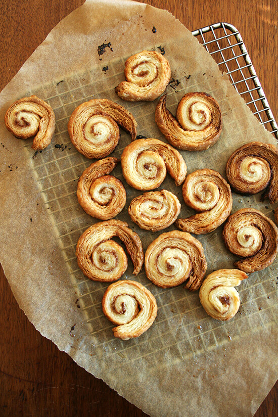 cinnamon snails, made with leftover dough 肉桂蜗牛,用剩下的面团