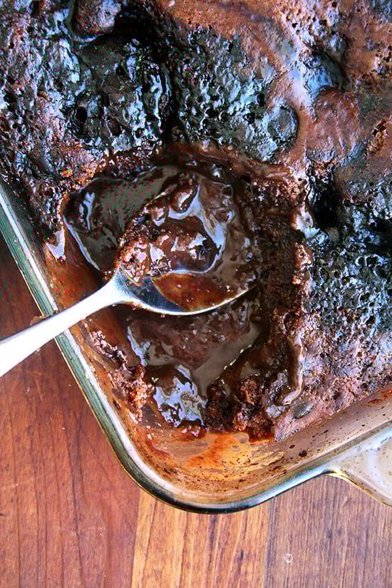 Chocolate Eclipse is a pudding cake that feeds a crowd. In the oven, the pudding layer sinks to the bottom and the cake rises to the top, emerging with a surface dimpled with deep fudgy craters. When inverted into serving bowls, the built-in fudge sauce becomes the topping, and while a scoop of vanilla ice cream would make for an ultimate experience, this pudding cake is utterly delicious on its own. // www.simonrockett.com 巧克力月食是一种布丁蛋糕,可以满足很多人的需求。在烤箱里,布丁层下沉到底部,蛋糕上升到顶部,表面出现了一个酒窝,上面有很深的奶嘴。当把布丁蛋糕倒进碗里时,内置的软糖酱就成了浇头,虽然一勺香草冰淇淋会是终极体验,但这款布丁蛋糕本身就非常美味。/ / www.simonrockett.com