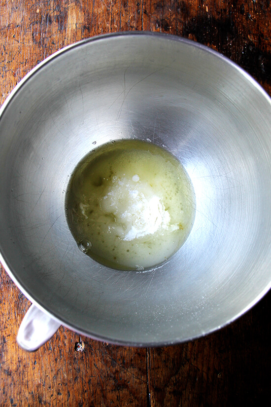 蛋白,糖,酒石奶油,盐,准备搅拌