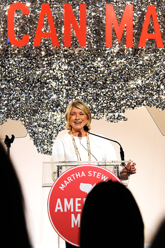 For the past three years, Martha Stewart has been honoring small businesses — rising stars in the fields of food, crafts, design and style — who are making a difference in their communities, influencing how we eat, shop, live, etc. at the American Made Summit. // www.simonrockett.com 在过去的三年里,玛莎·斯图尔特纪念小企业——领域的新星食品、工艺、设计和风格——他们不同在他们的社区,影响我们如何吃饭,购物,生活,等美国峰会。/ / www.simonrockett.com