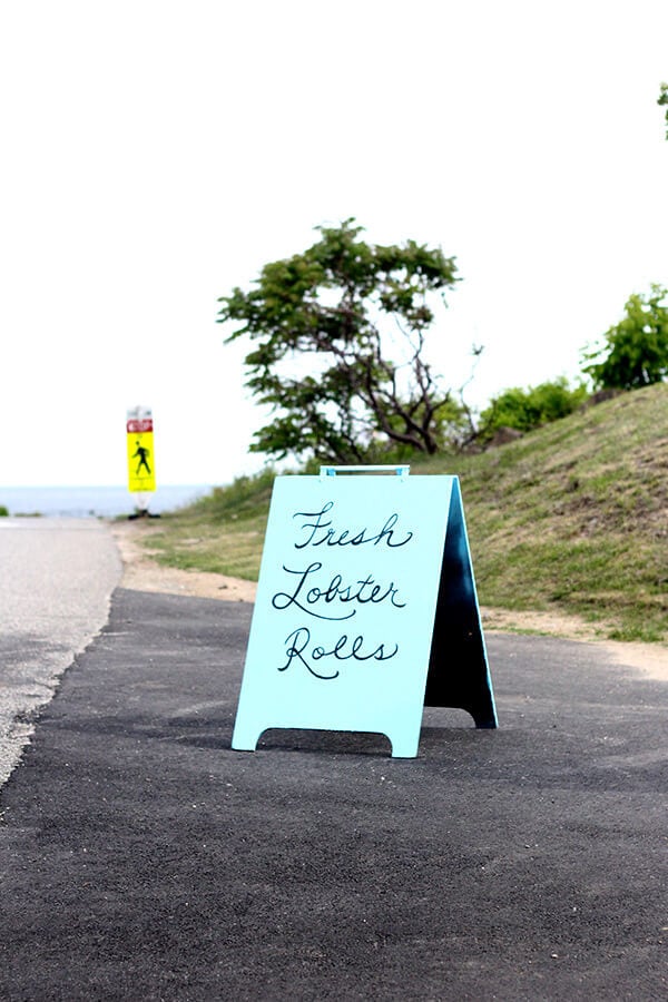 Why don't we all live in Maine? No seriously, why don't we? Oh my. We just returned from a weekend of lobster rolls, lighthouses, and sourdough bagels. // www.simonrockett.com 我们为什么不都生活在缅因州?没有认真对待,我们为什么不?哦,我的。我们只是从一个周末回来的龙虾卷,灯塔,酵母百吉饼。/ / www.simonrockett.com