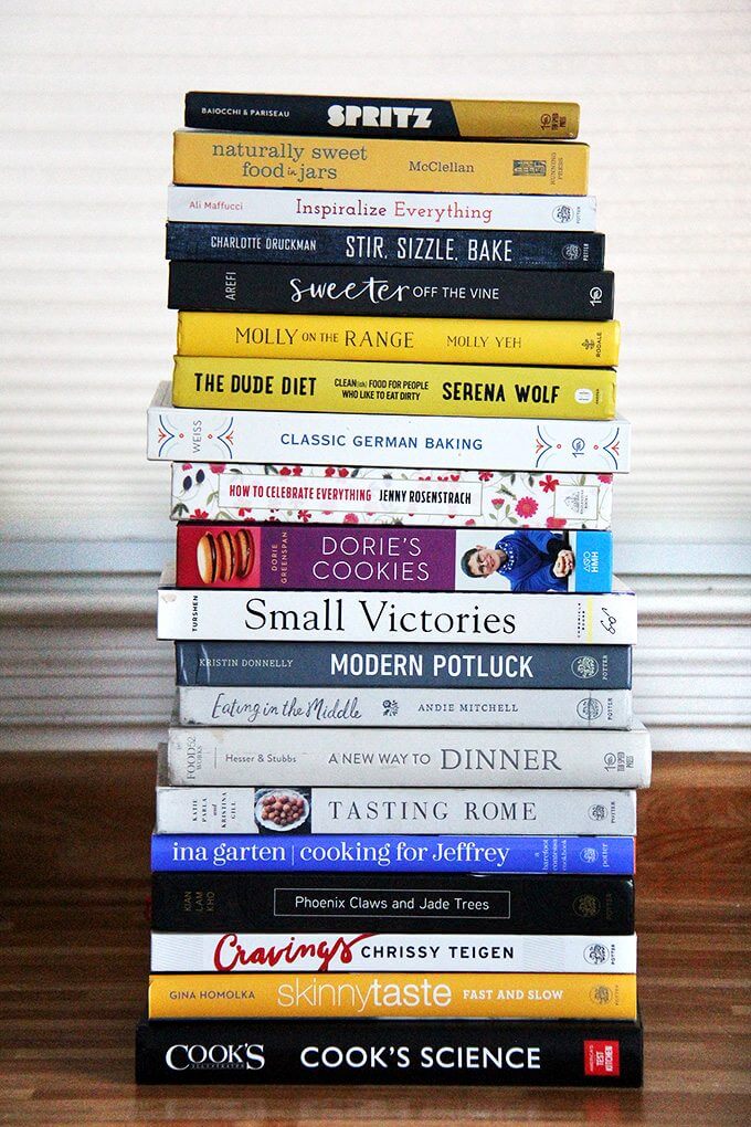 A few of my favorite last-minute foodie gift ideas, including homemade treats, cookbooks, kitchen tools, and more! // www.simonrockett.com 一些我最喜欢的最后一刻美食家的礼物的想法,包括自制美食,烹饪书,厨房工具,和更多!/ / www.simonrockett.com