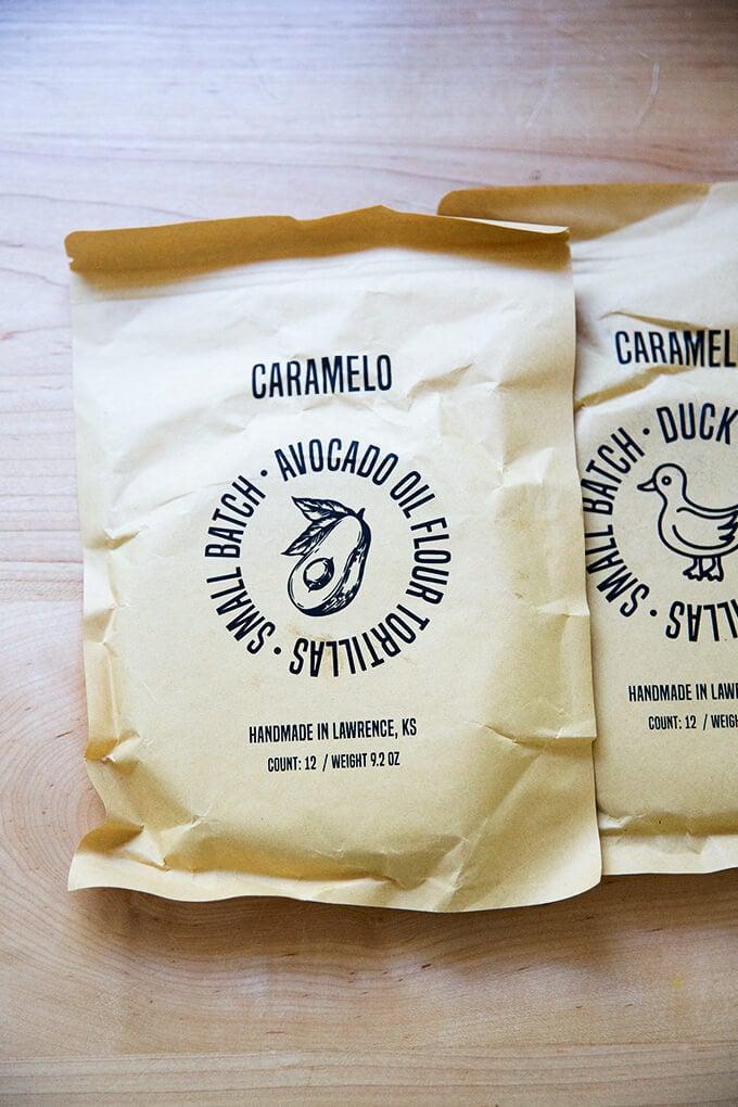 一袋焦糖玉米饼。