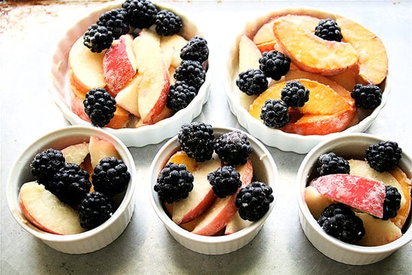 Nectarine and Blackberry crostatas 油桃和黑莓crostatas