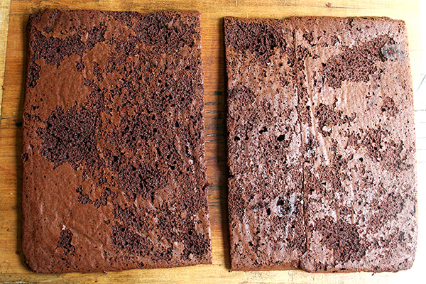 cookie cut in half 饼干切成两半