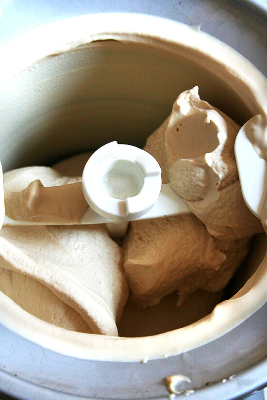 ice cream maker 冰淇淋制造商