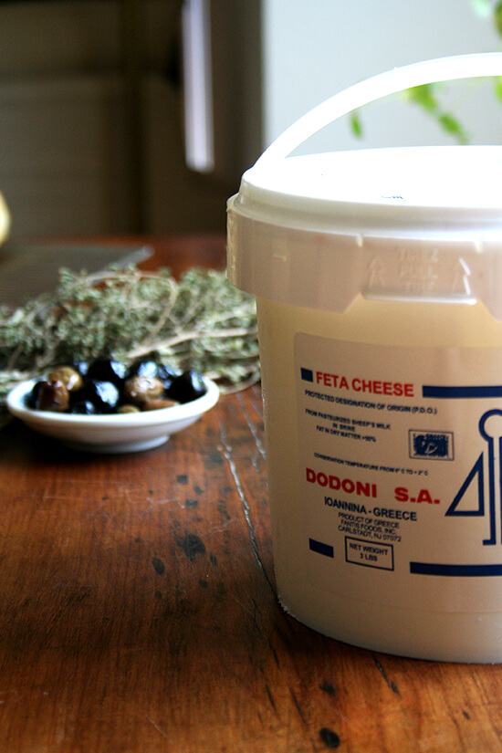 bucket of feta 桶羊乳酪