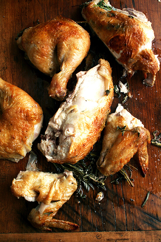 切碎煮熟,报导鸡板上。