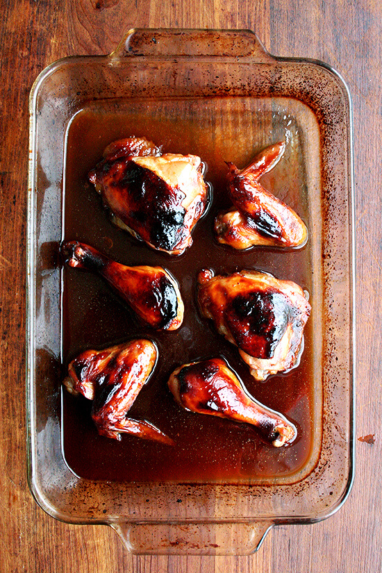 刚煮熟的鸡红烧的