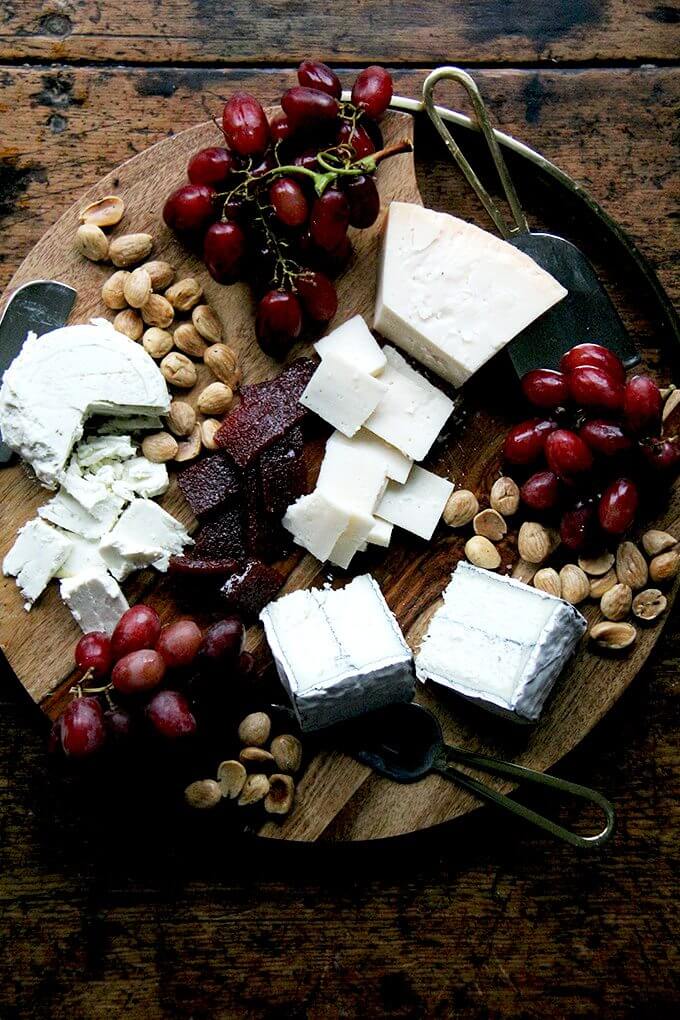 这里有一些想法的食物礼品,包括厨房设备,烘焙用具,亚麻布,食谱,和更多!/ / www.simonrockett.com