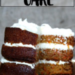 一个切片胡萝卜蛋糕。