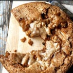 一个开销Teddie的苹果蛋糕。