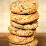 最好的糖蜜堆在桌上。