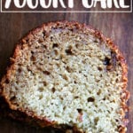 刚出炉的苹果酱酸奶蛋糕。