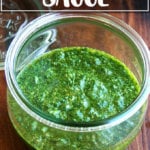 薄荷酱在罐子里。