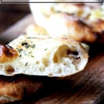 把大饼放在板上。