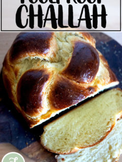 板刚烤出来的面包的香气。