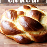 一块自制的白面包面包。