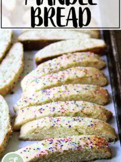 刚烤了曼德尔面包。