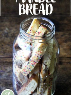 刚烤了曼德尔面包。