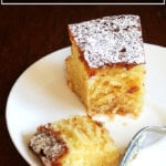 一盘潘尼斯家的杏仁蛋糕。