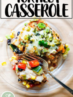 烤素食玉米饼砂锅。