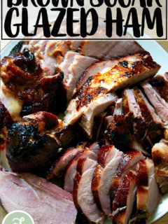 一盘红糖焗火腿。