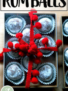 一些自制的球,准备假期的天赋。