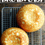 刚刚烤无谷蛋白面包冷却架。