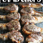 烤羊排配薄荷酱。