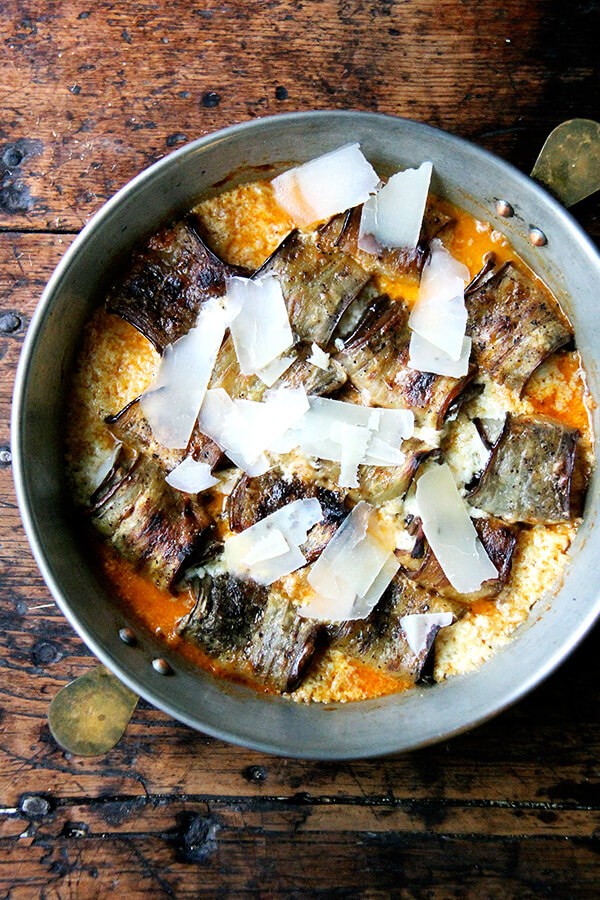 刚刚烤茄子和帕尔玛刮来。