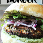 红薯和蘑菇奎奴亚藜汉堡。