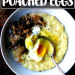 一碗荷包蛋上炉烤鸡玉米粥。