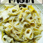 一盘红烧韭菜面条。