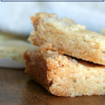 迷迭香脆饼董事会。