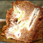 一片Teddie苹果蛋糕。